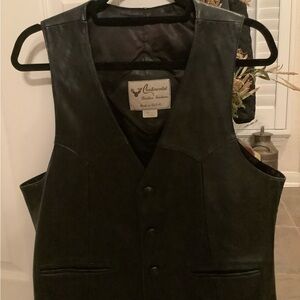Men’s leather vest